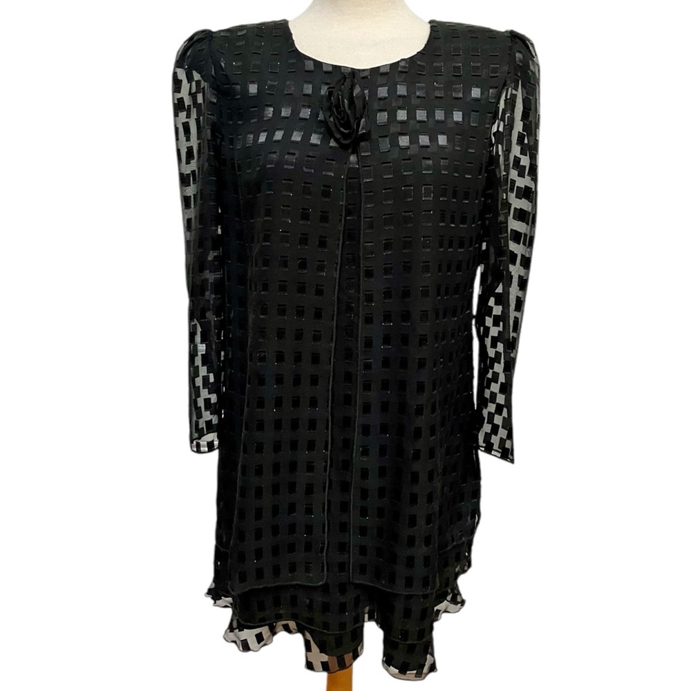 VINTAGE New Looks California Black Shift Dress Rosette Detail Women's 10 Petite
